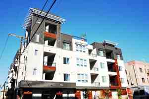 featured image of 431 E 6th St