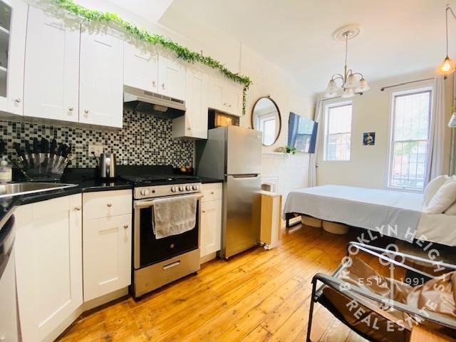 16 Dean St #1A - Photo 3 of 9