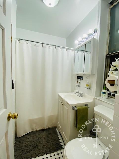 16 Dean St #1A - Photo 7 of 9