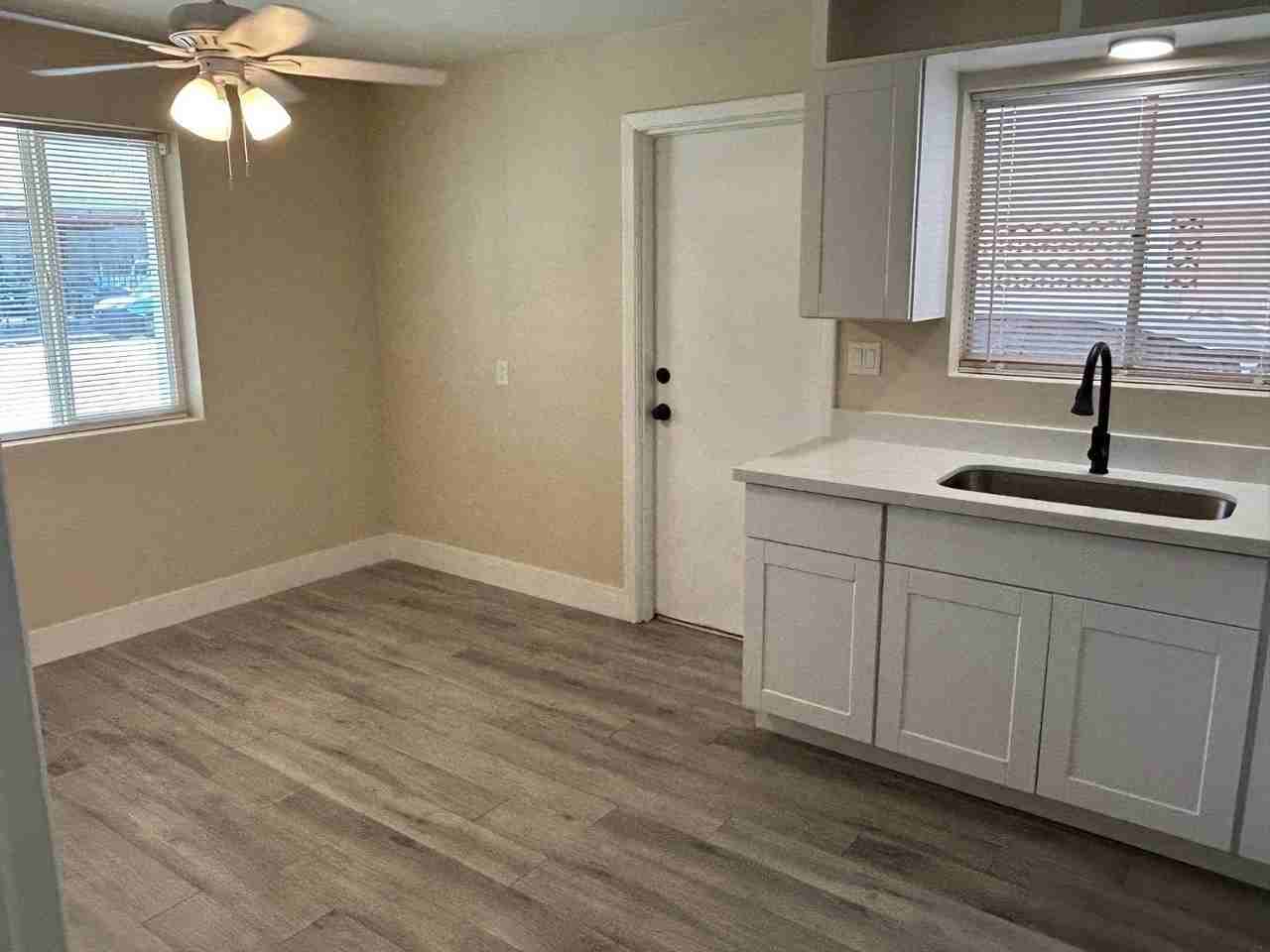 726 E 3rd Ave - Photo 5 of 26