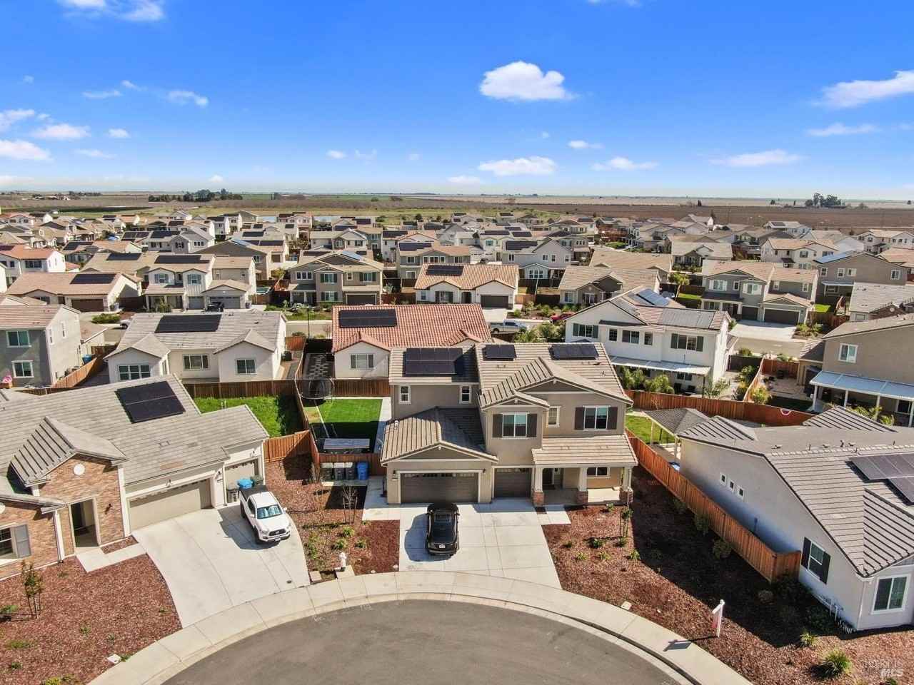 1245 Pacific Pl - Photo 5 of 50