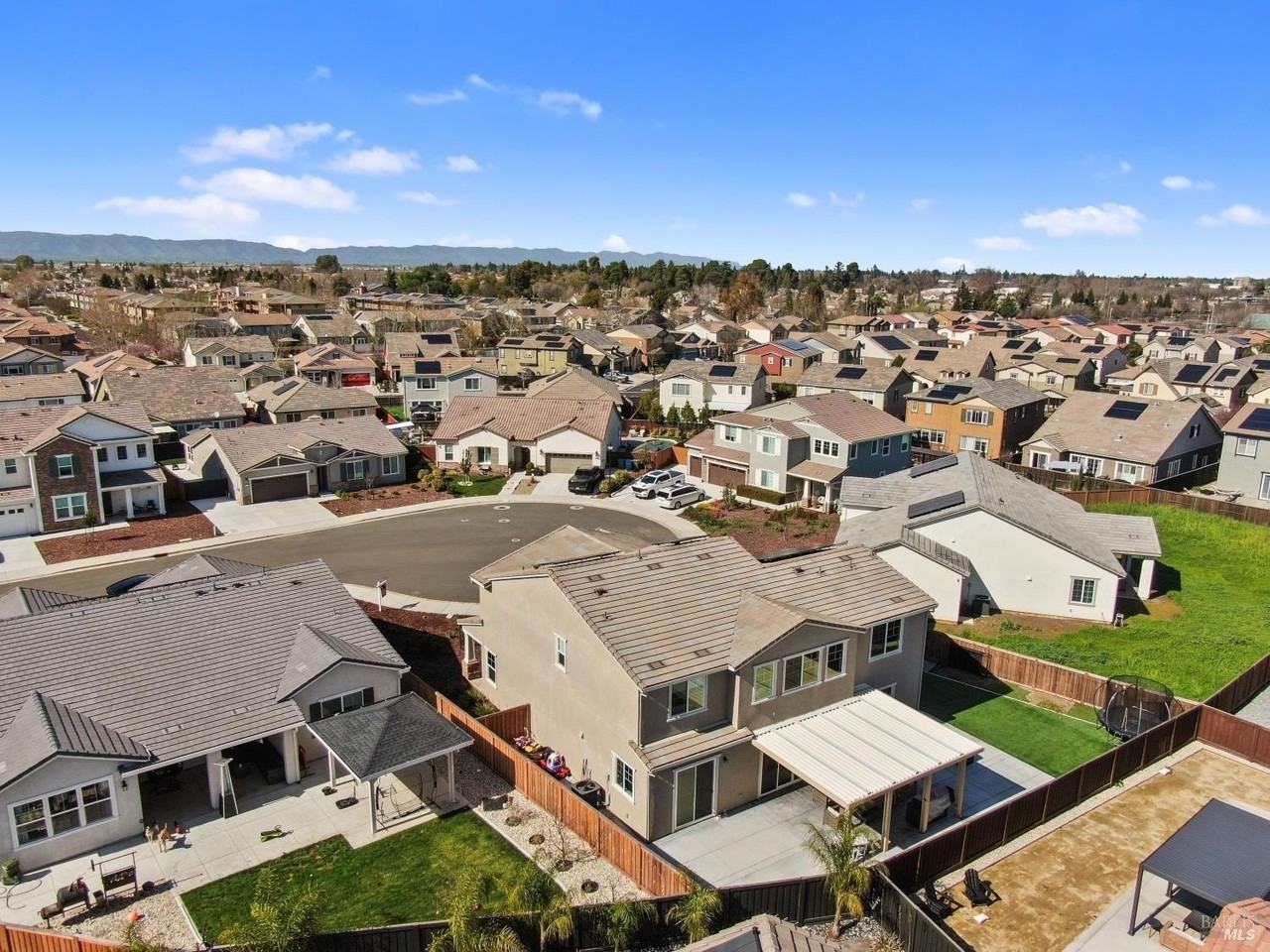 1245 Pacific Pl - Photo 7 of 50