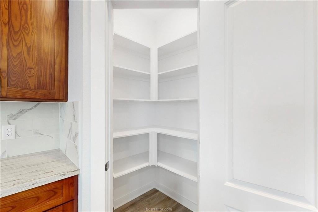 2109 Jax Dr - Photo 5 of 26