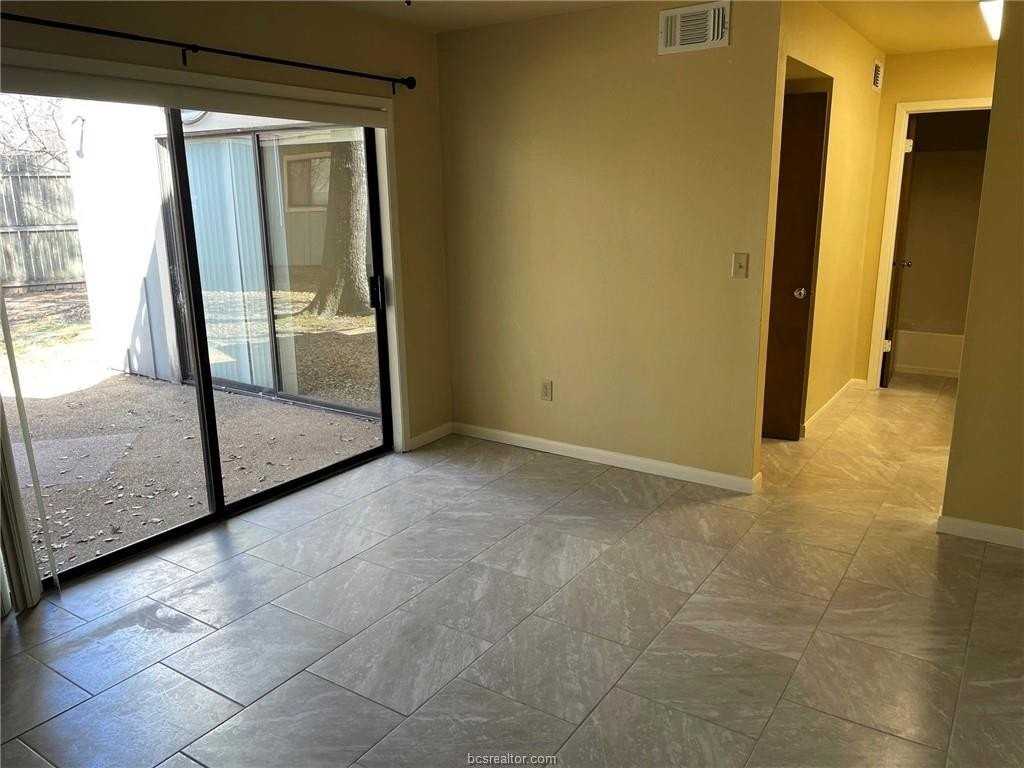 804 Eagle Pass St - Photo 7 of 15