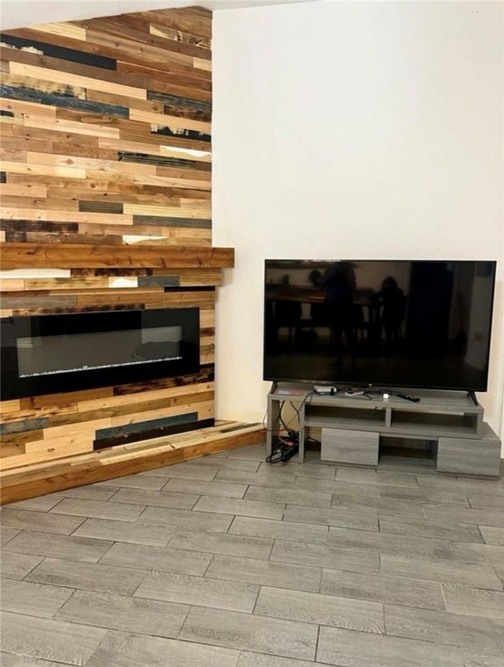 13970 Ketch St - Photo 3 of 17