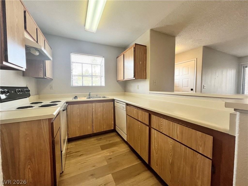 2989 Juniper Hills Blvd #102 - Photo 4 of 10