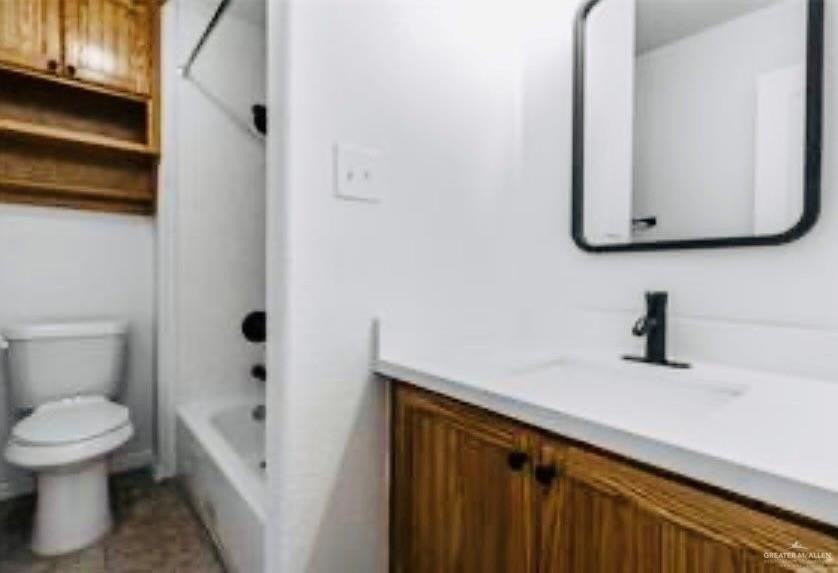 241 E 19th St #3 - Photo 7 of 10