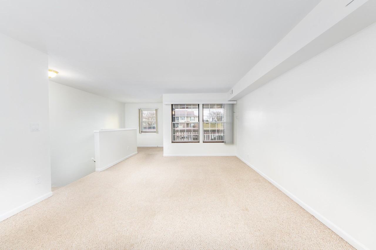 19130 Northridge Dr - Photo 4 of 20