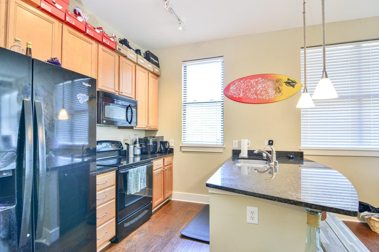 650 S Mill St Apt 117 - Photo 2 of 23