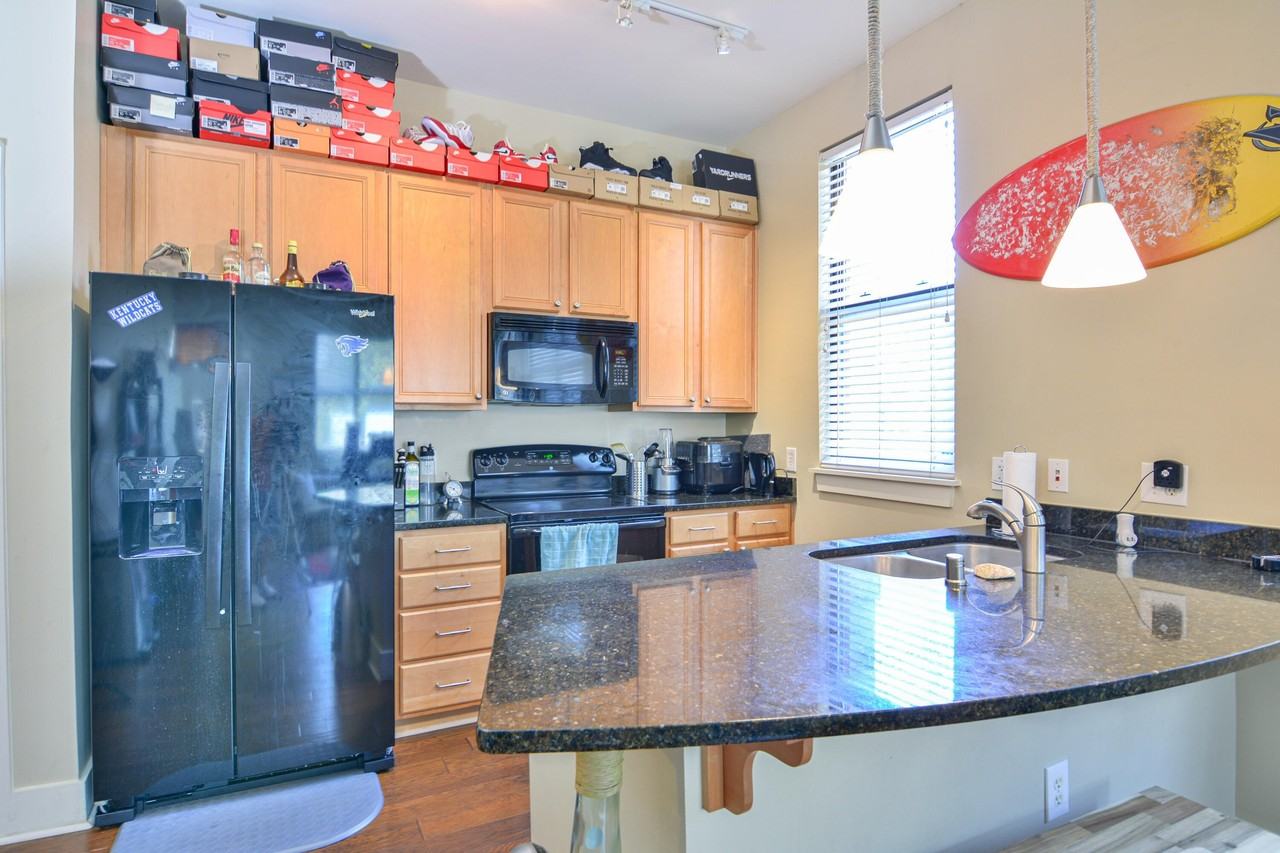 650 S Mill St Apt 117 - Photo 3 of 23