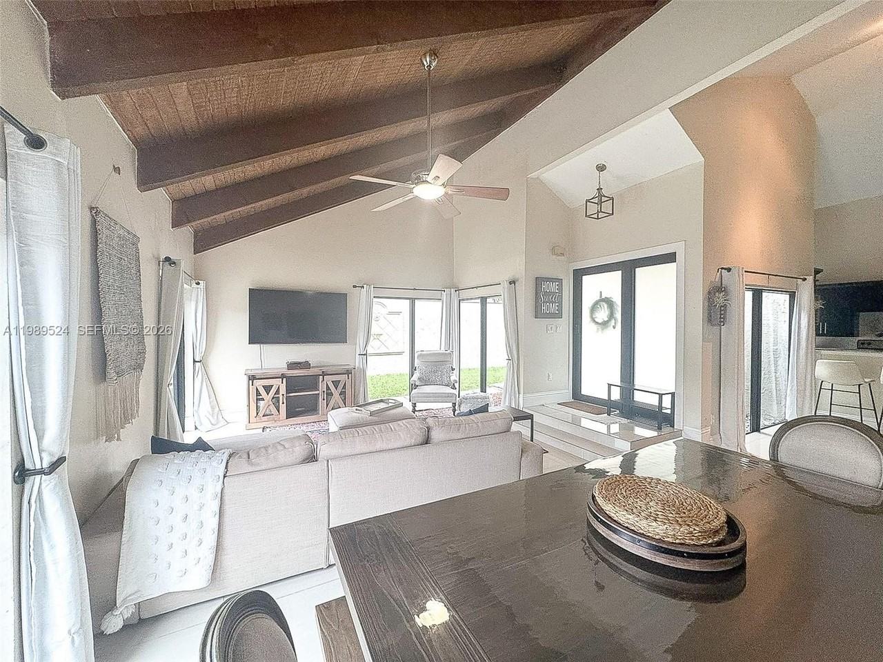 9635 Sw 74th St - Photo 7 of 44