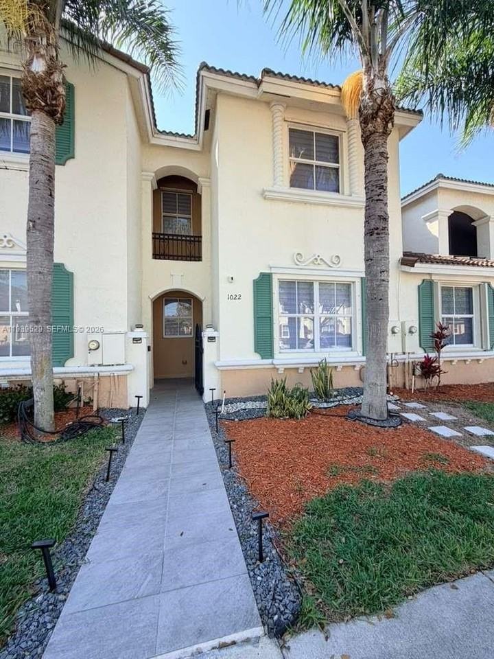 1022 Ne 42nd Ter #NA - Photo 2 of 50