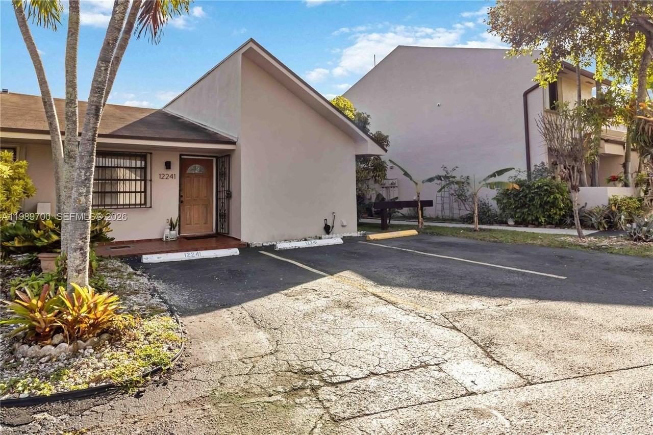 12241 Sw 24th Ter #39 - Photo 2 of 28