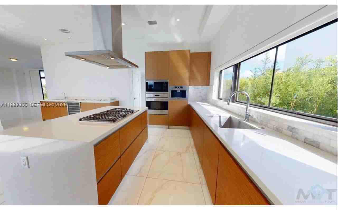 16580 Sunset Way #16580 - Photo 5 of 34