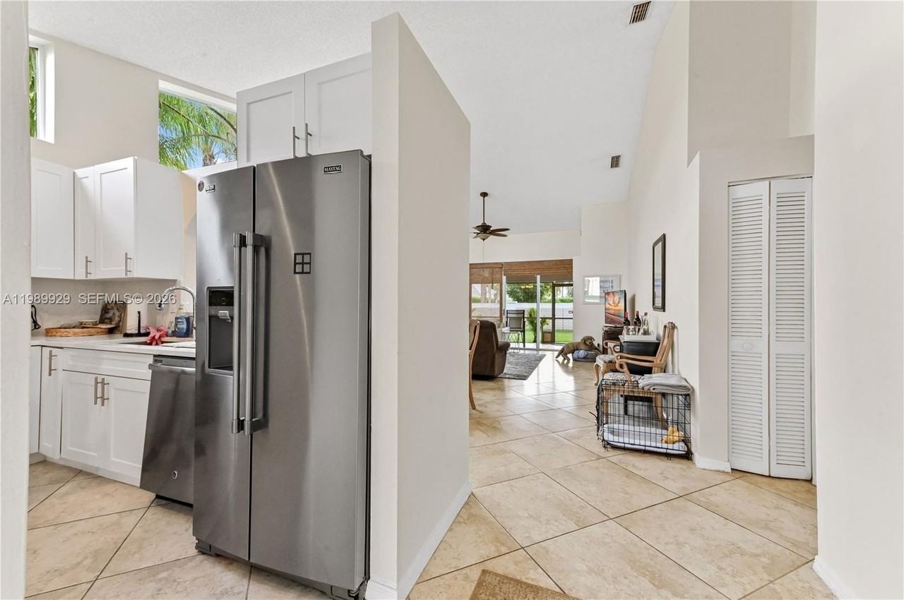 401 Sabal Palm Ln #401 - Photo 2 of 20