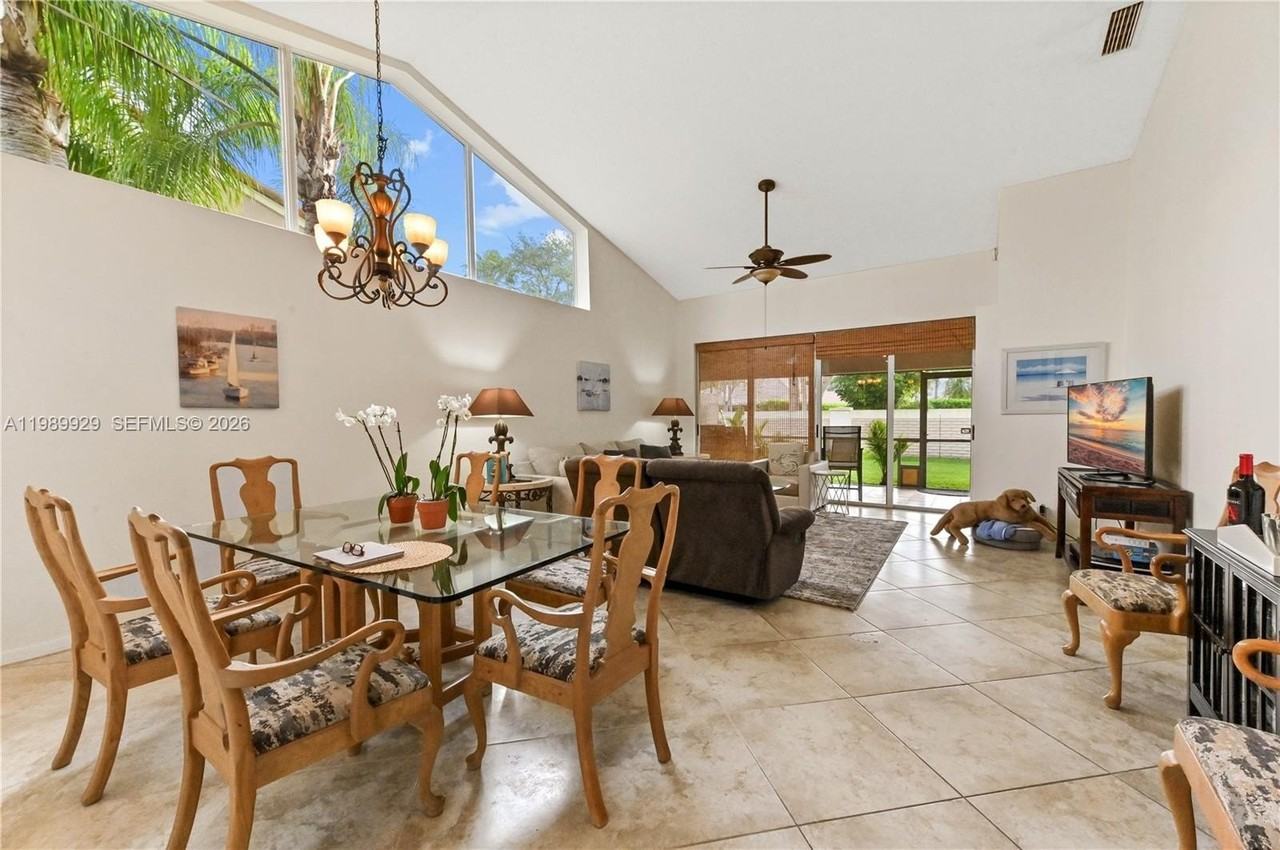 401 Sabal Palm Ln #401 - Photo 5 of 20