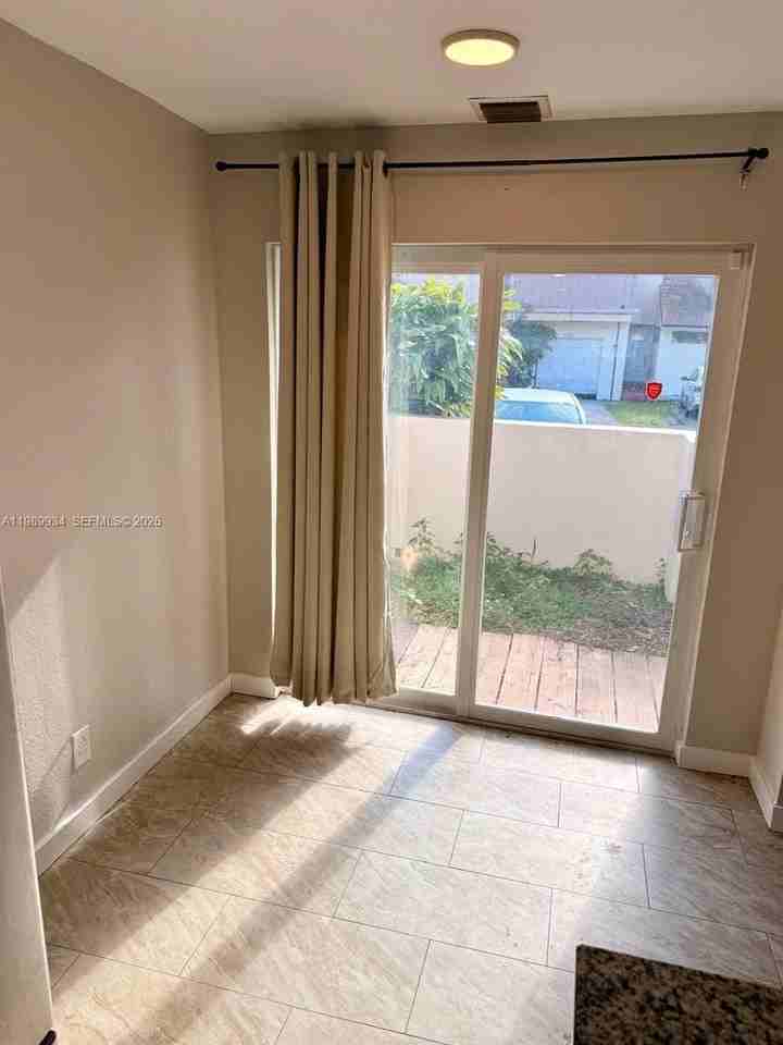 833 Nw 81st Ter #8 - Photo 5 of 50