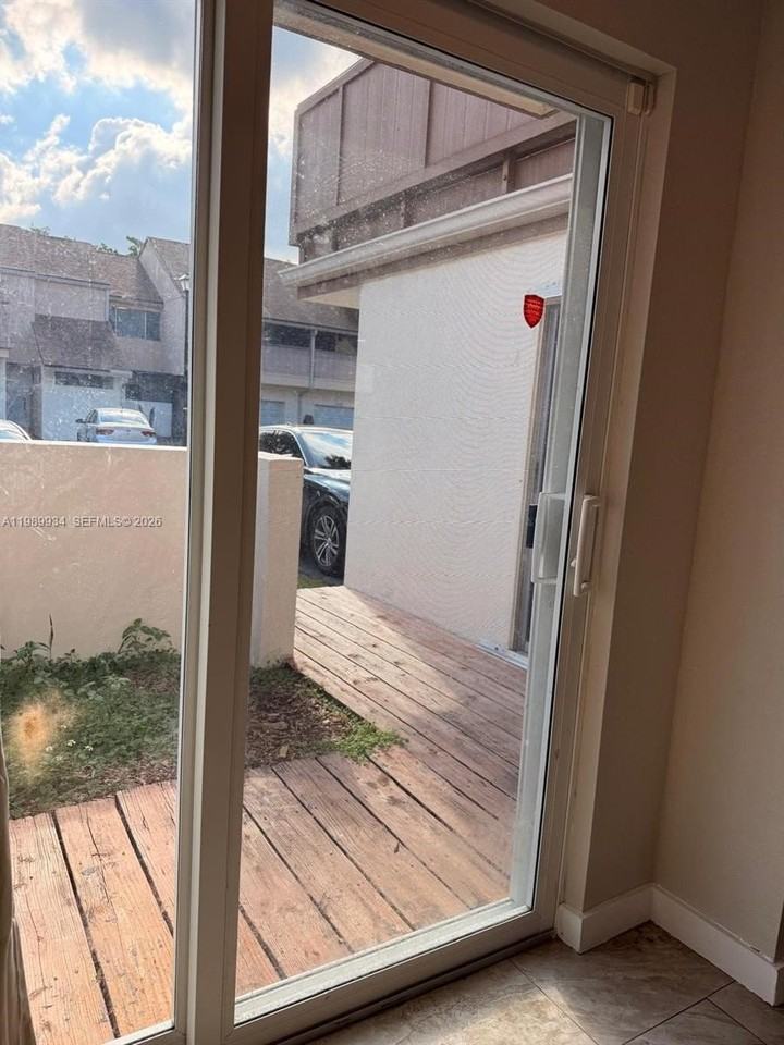 833 Nw 81st Ter #8 - Photo 6 of 50