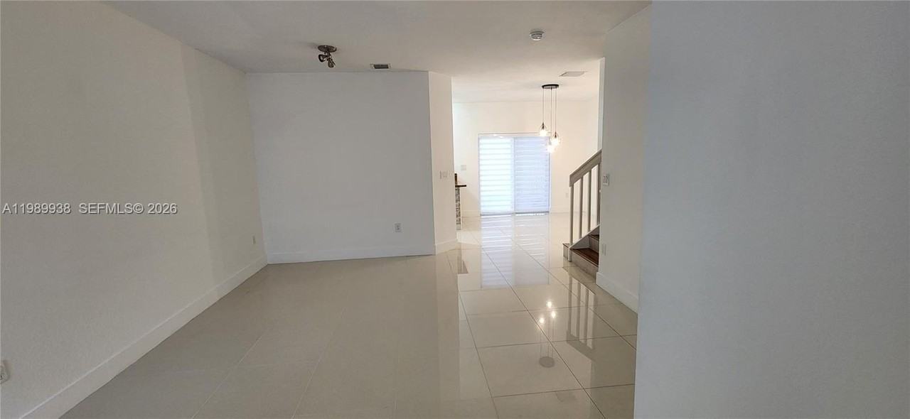 8909 Sw 225th Ter - Photo 3 of 26