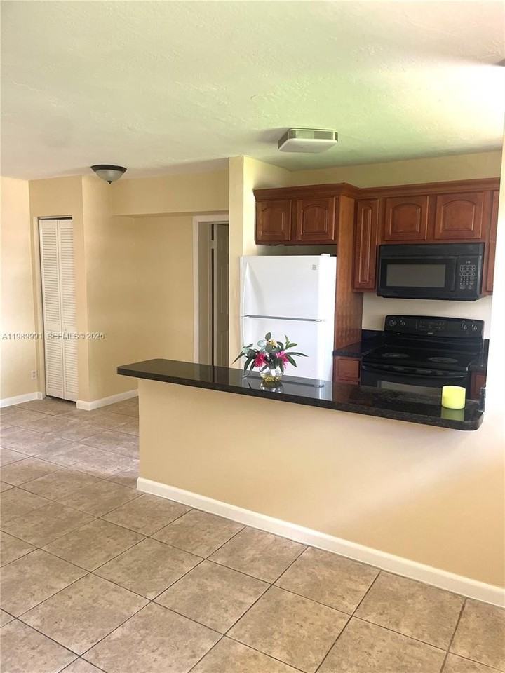 9375 Sw 40th Ter #106 - Photo 3 of 11