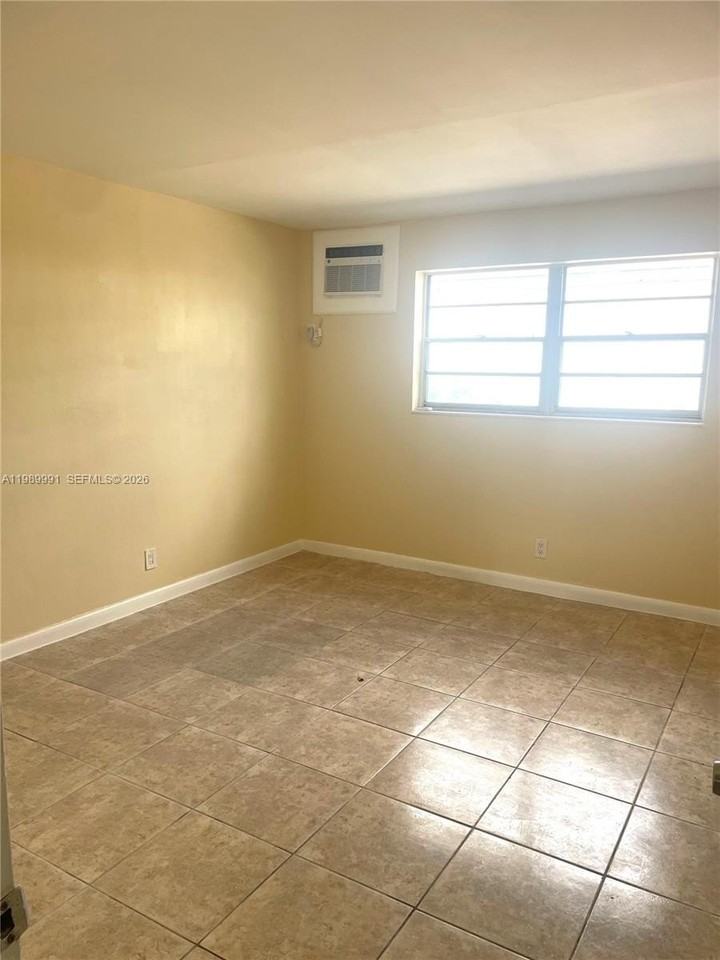 9375 Sw 40th Ter #106 - Photo 6 of 11