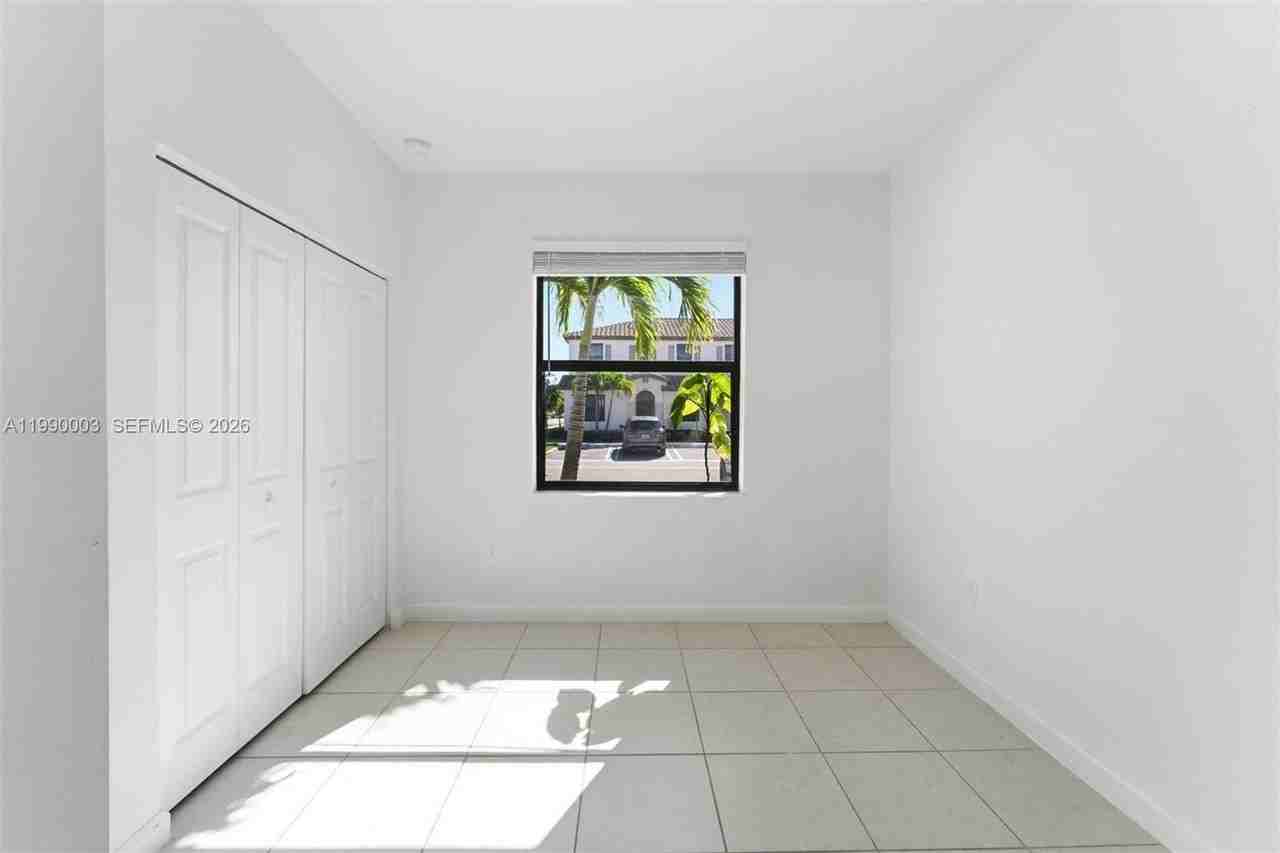 24630 Sw 118th Pl #24630 - Photo 7 of 20