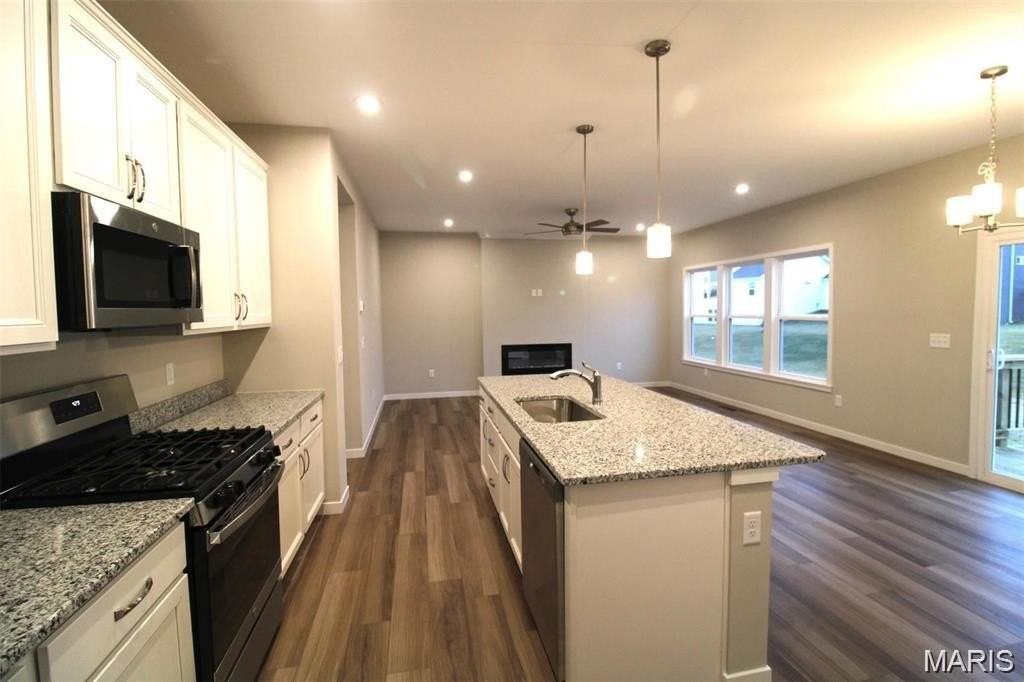 331 Dalriada Blvd - Photo 7 of 48