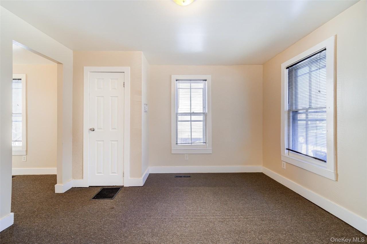 82 Sprague Ave - Photo 7 of 21