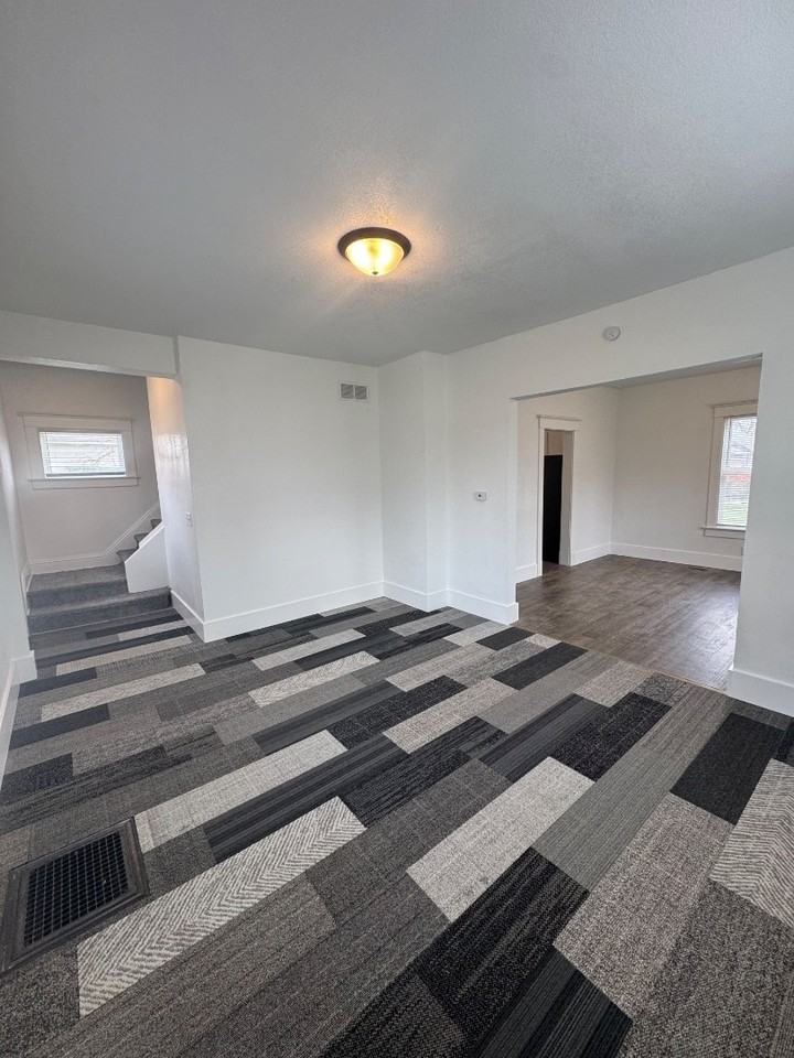 1420 Okema St - Photo 4 of 11