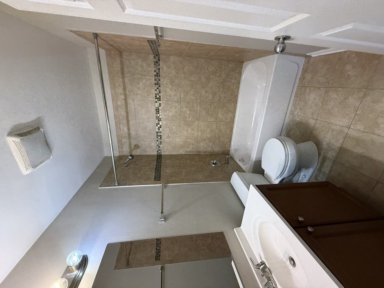 9104 Lincoln Ct Apt 203 - Photo 7 of 8