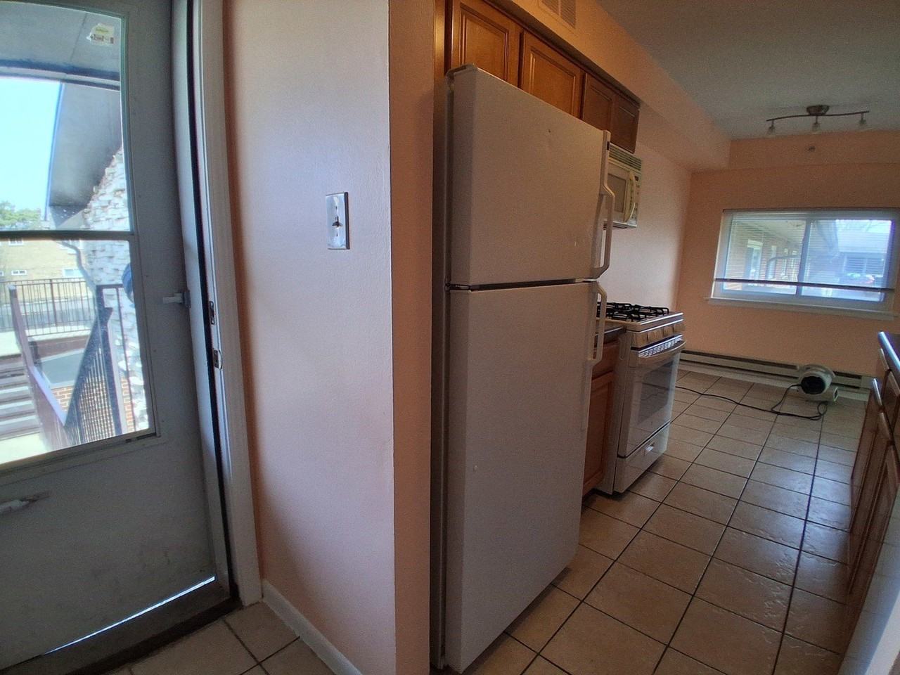 1845 Whitechapel Dr Apt 2a - Photo 2 of 15