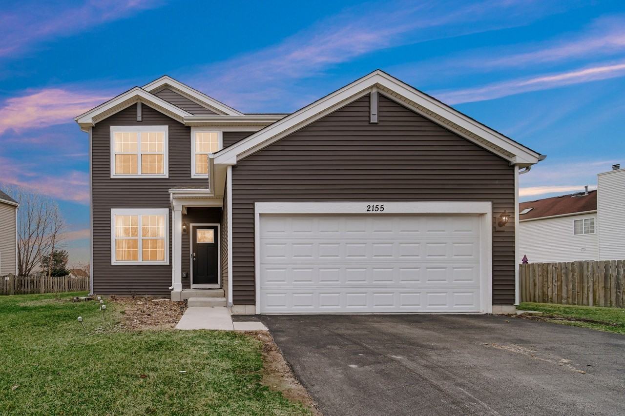 2155 Greenview Dr - Photo 2 of 26