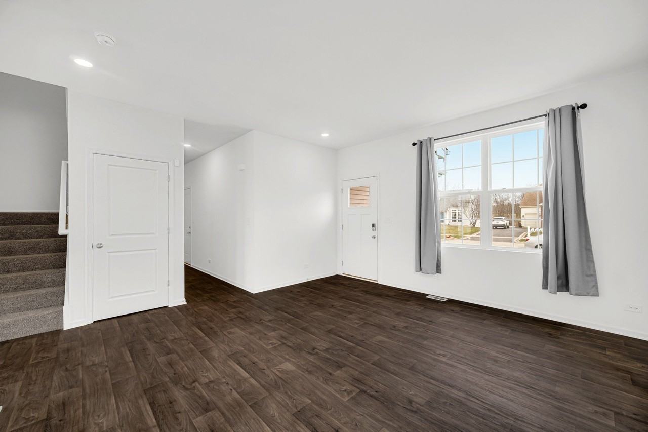 2155 Greenview Dr - Photo 6 of 26