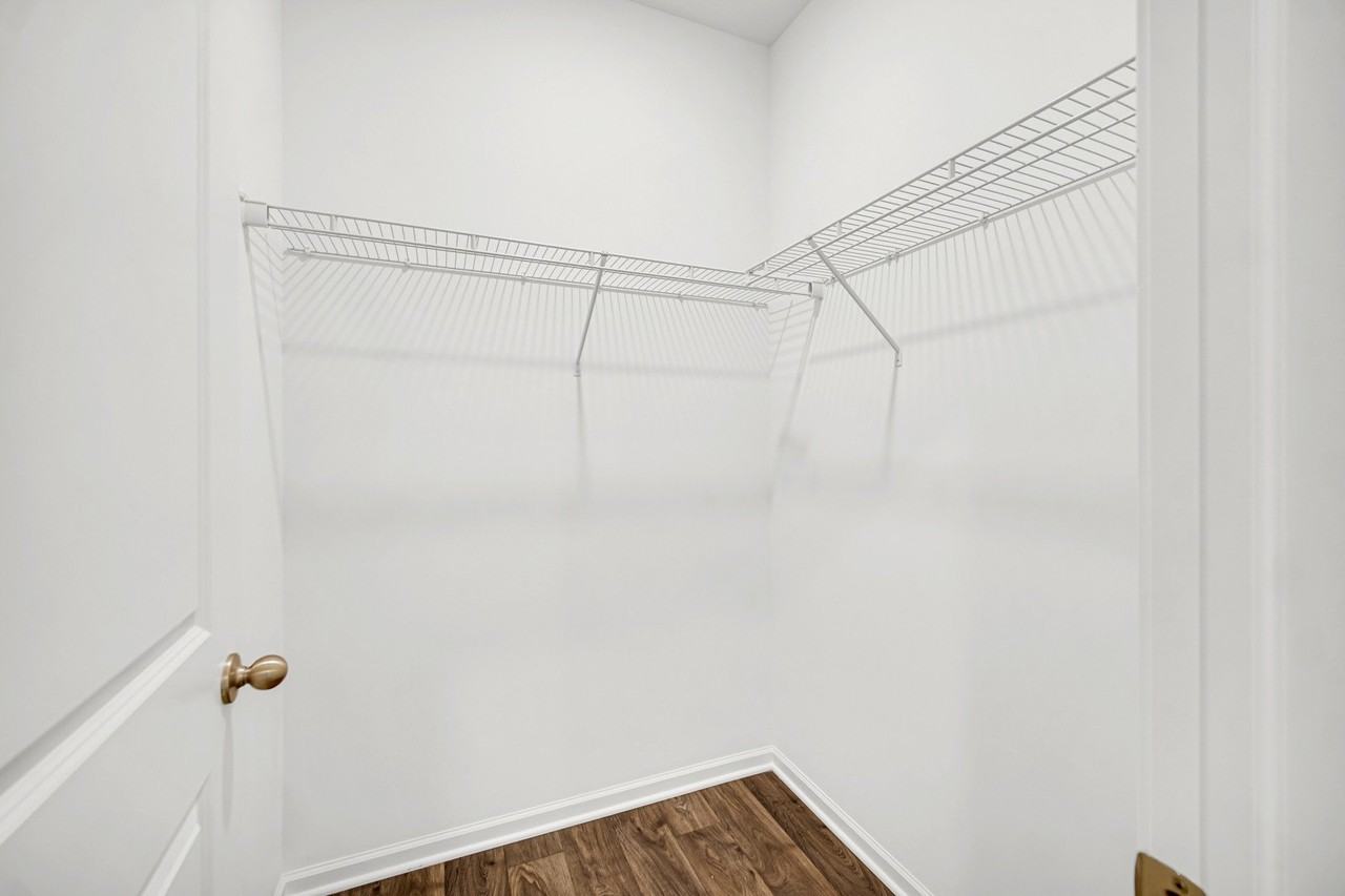 2155 Greenview Dr - Photo 7 of 26