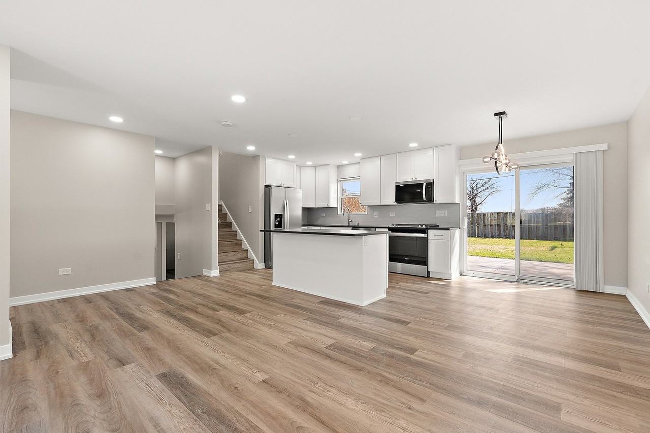 9313 W 147th St - Photo 4 of 23