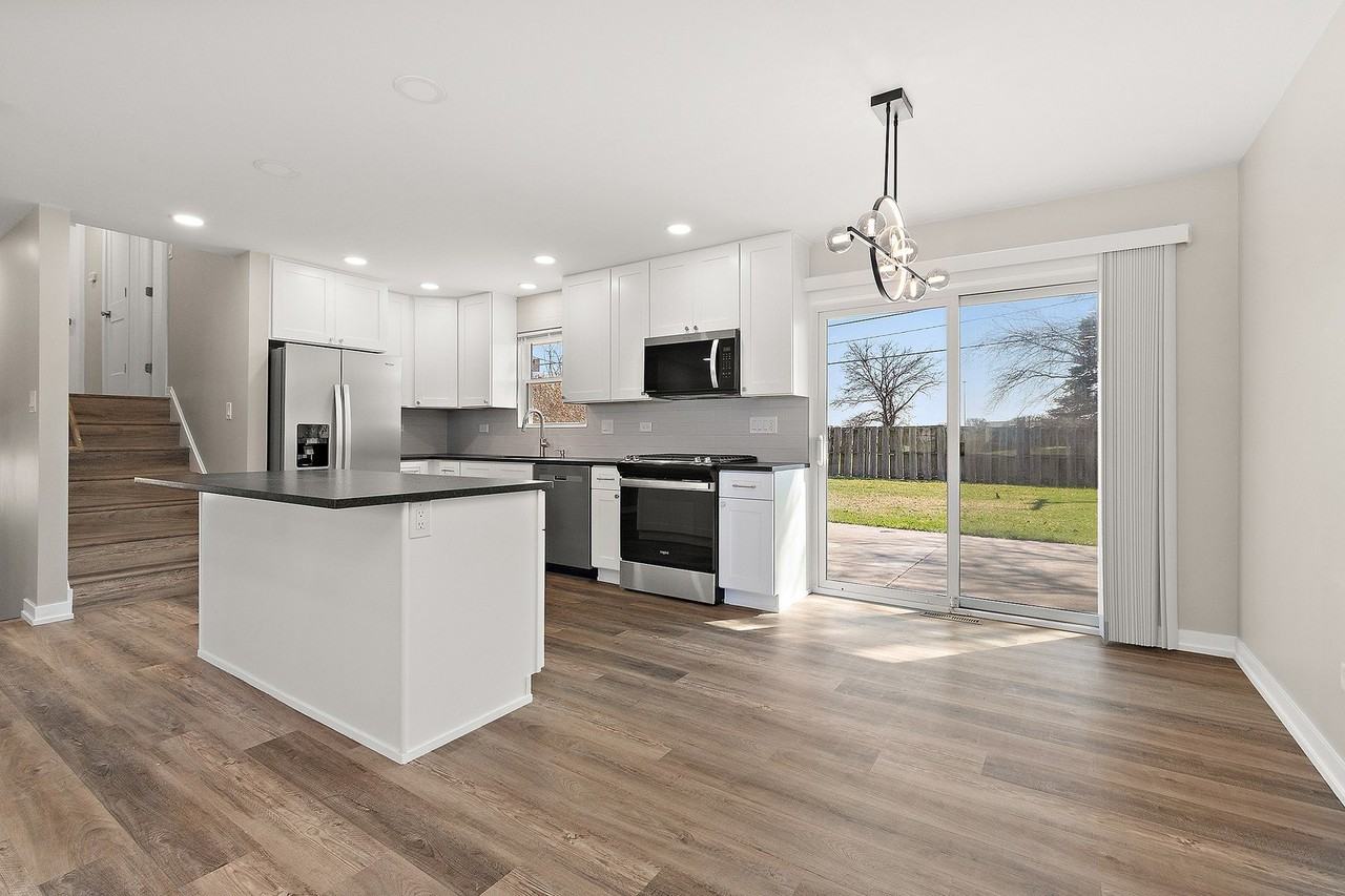 9313 W 147th St - Photo 5 of 23