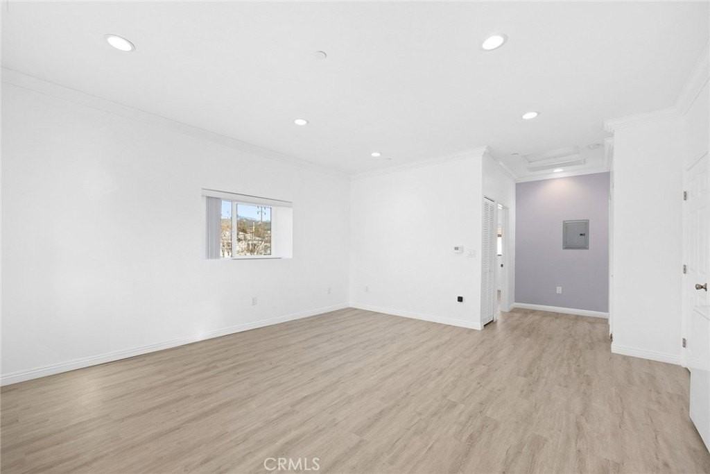 2218 Laverna Ave - Photo 3 of 12