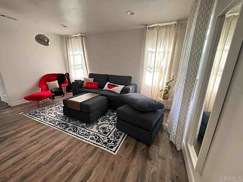 4043 W 159th St - Photo 7 of 16