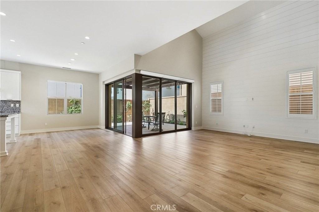 131 Halworth - Photo 3 of 38