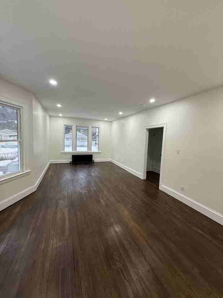 63 Ashford St - Photo 4 of 18