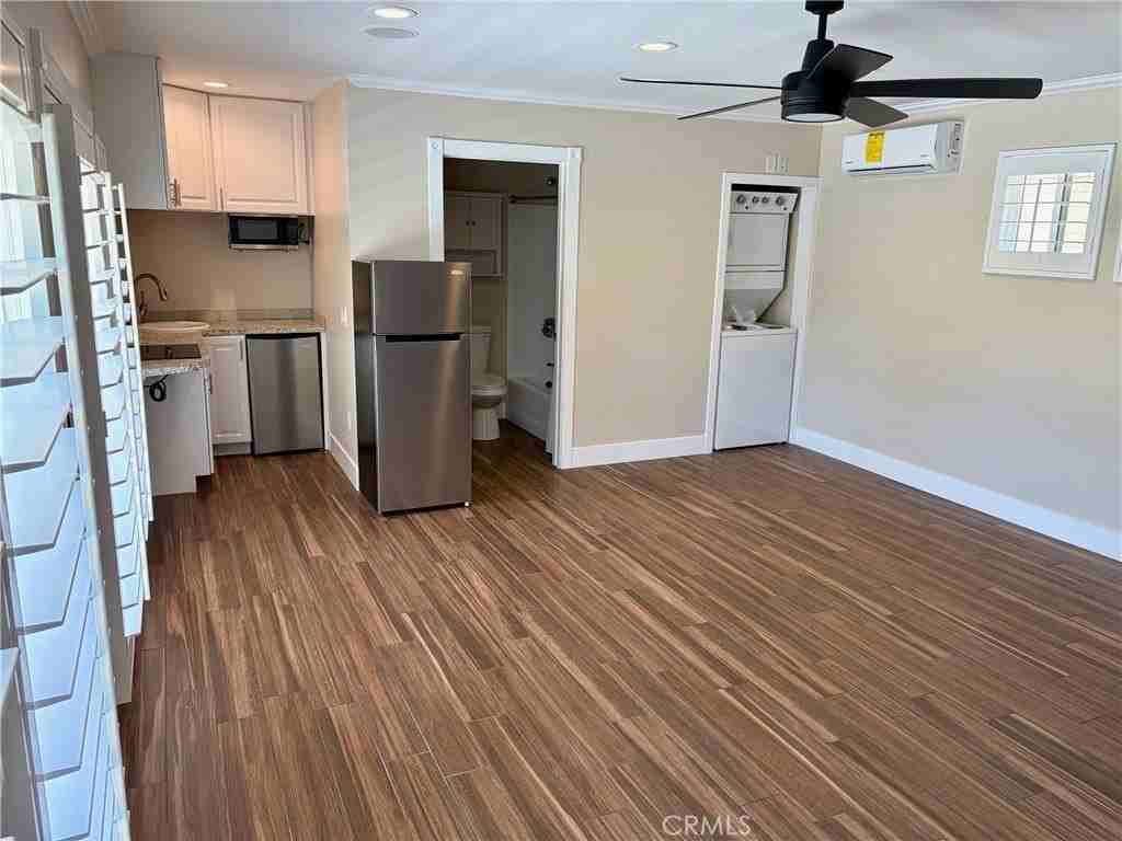 23922 Conesgtoga Avenue - Photo 2 of 16