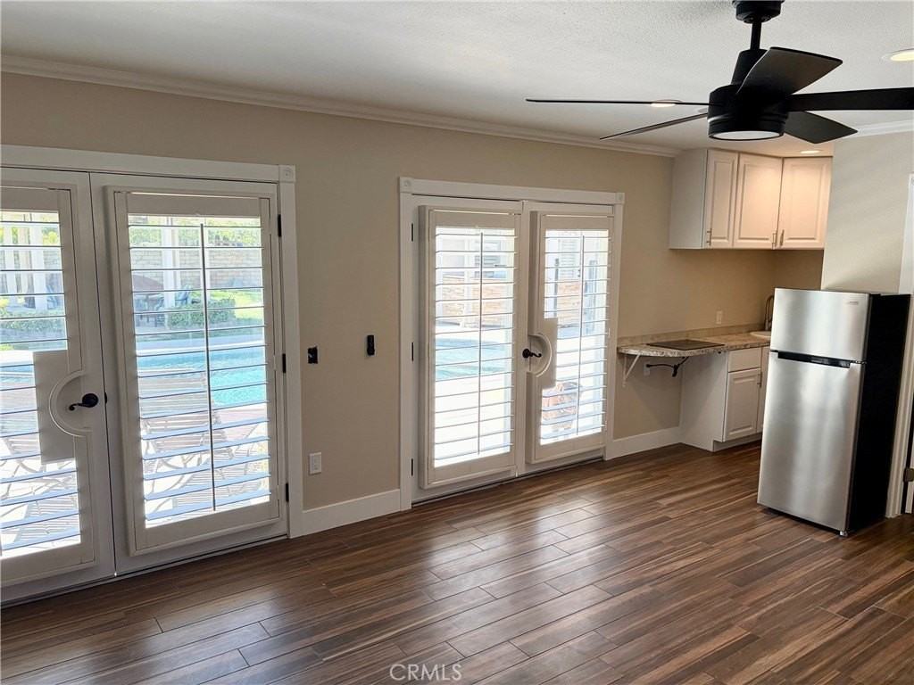 23922 Conesgtoga Avenue - Photo 3 of 16