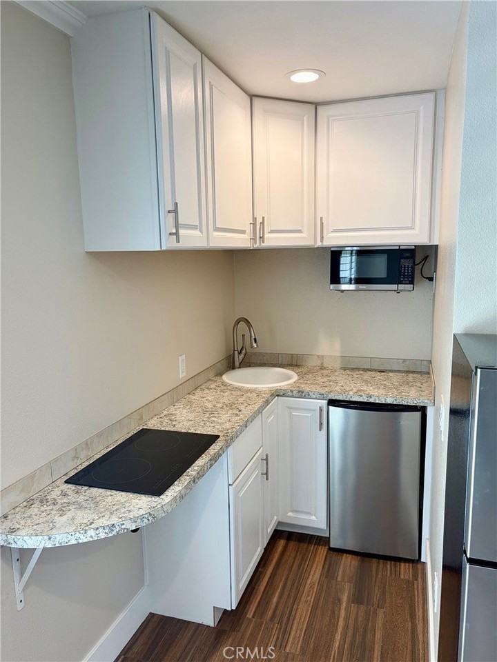 23922 Conesgtoga Avenue - Photo 4 of 16