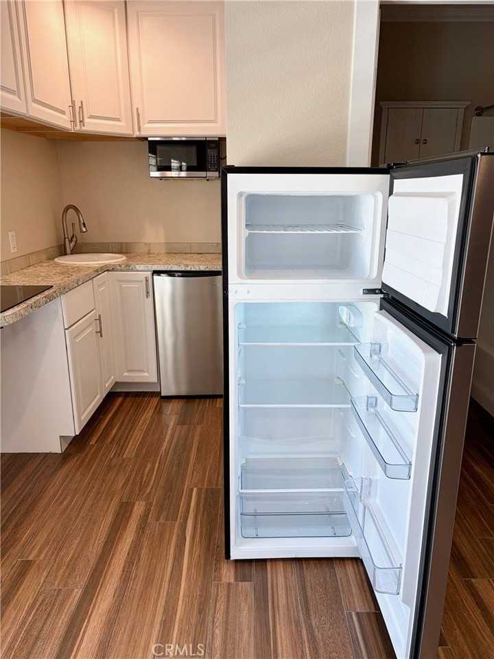 23922 Conesgtoga Avenue - Photo 5 of 16