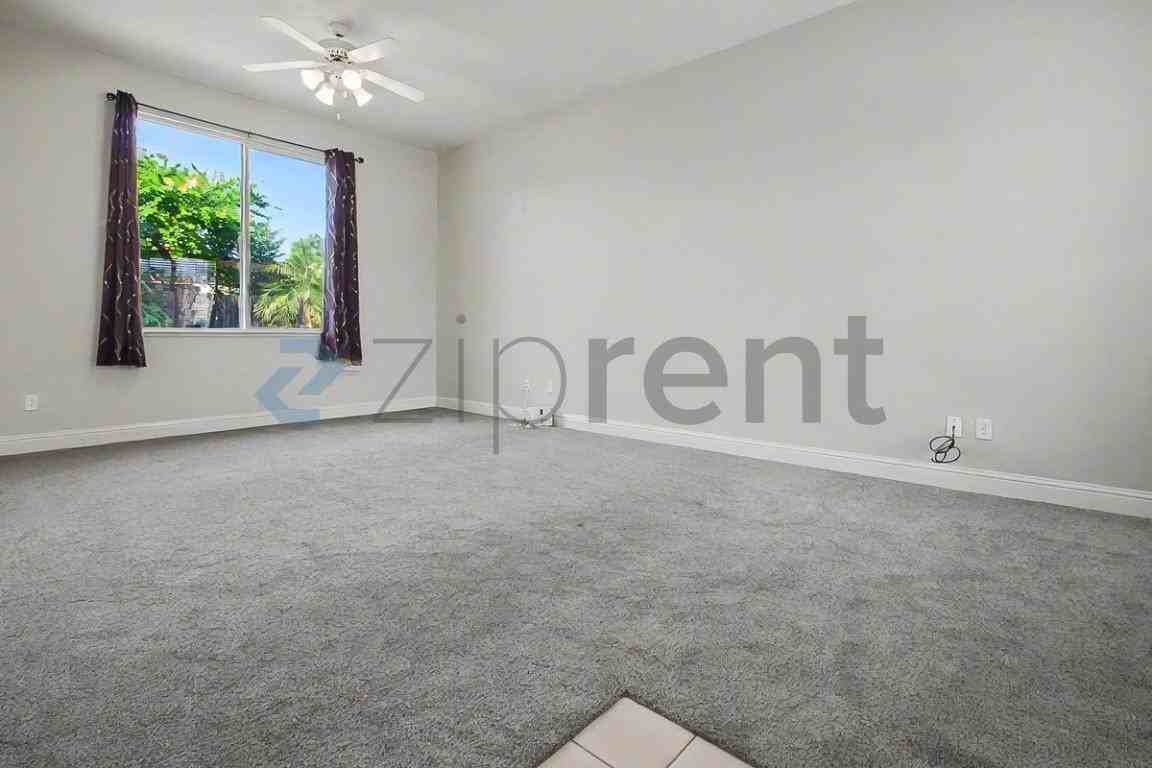 1833 Blue Skies Way - Photo 7 of 41