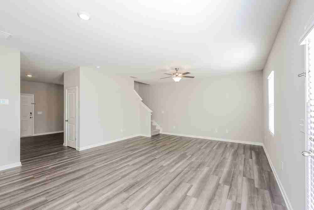 198 Pond Ct - Photo 4 of 17