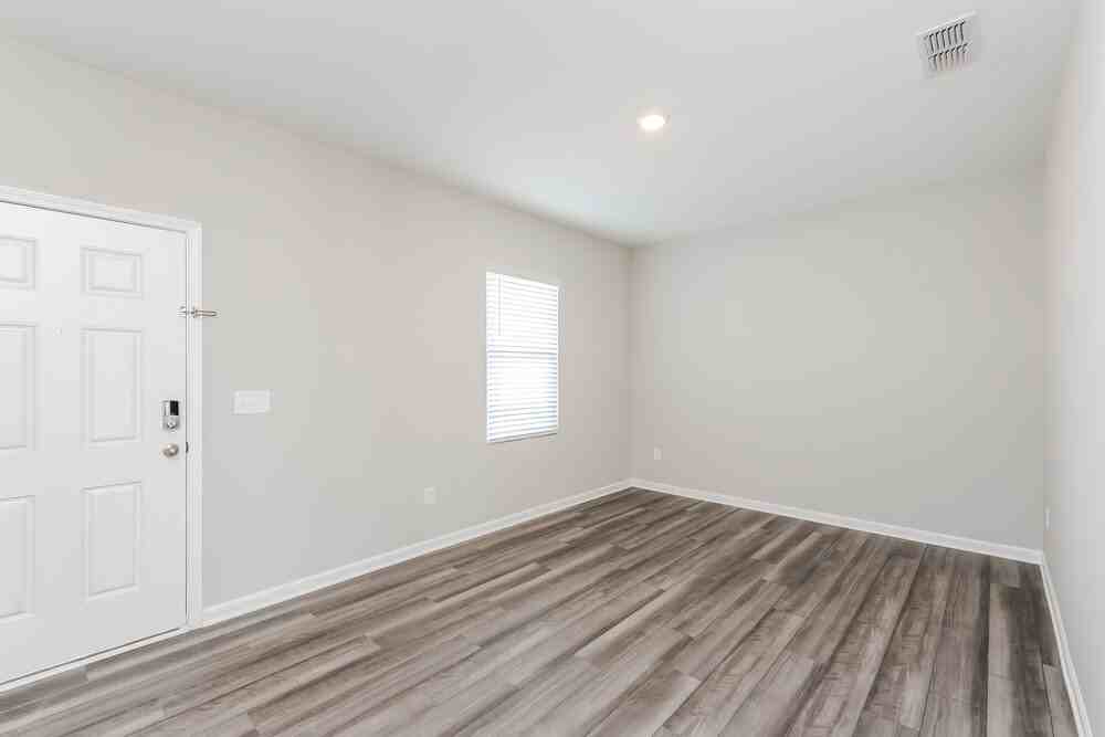 198 Pond Ct - Photo 5 of 17