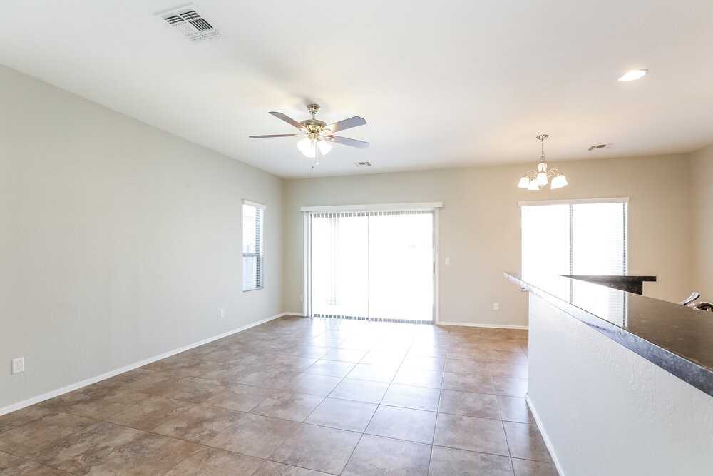 7907 S 50th Ln - Photo 4 of 17