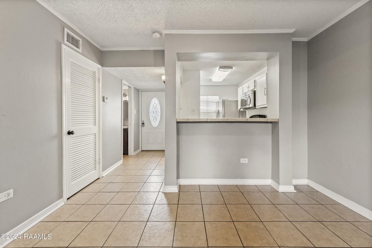 2826 Louisiana Ave #907 - Photo 7 of 17