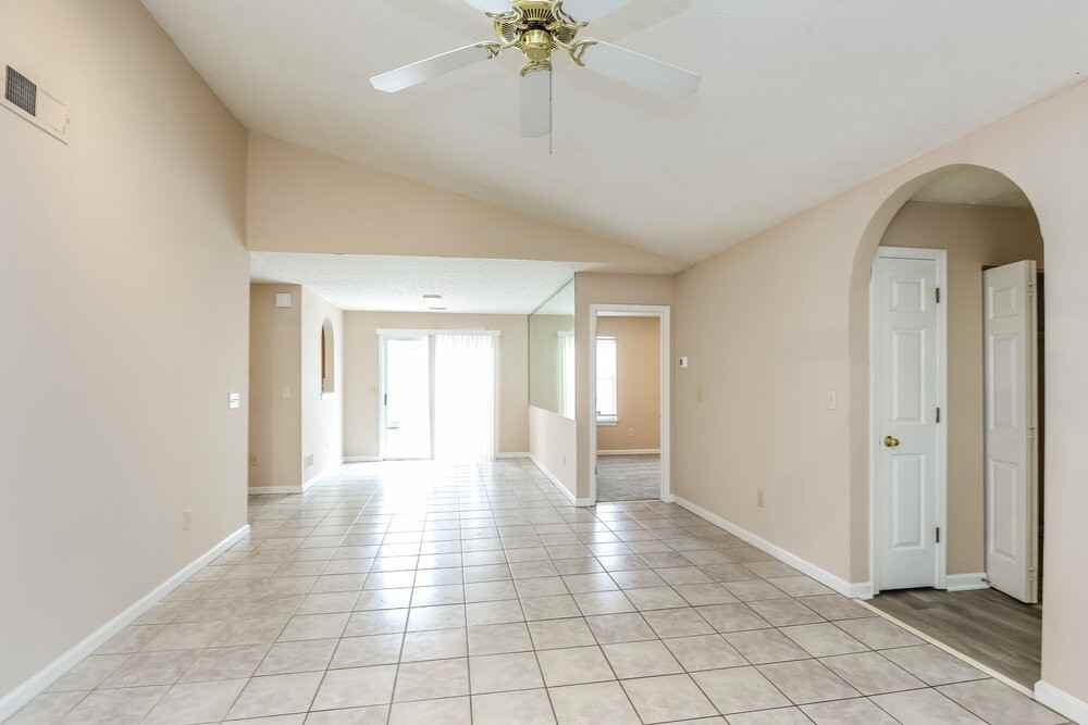 4008 Sidney Lanier Blvd - Photo 5 of 16